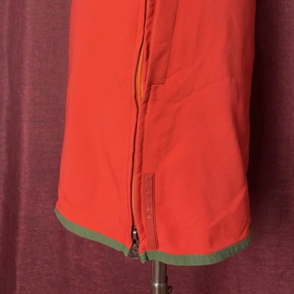 Prada red mini skirt - Picture 4 of 10